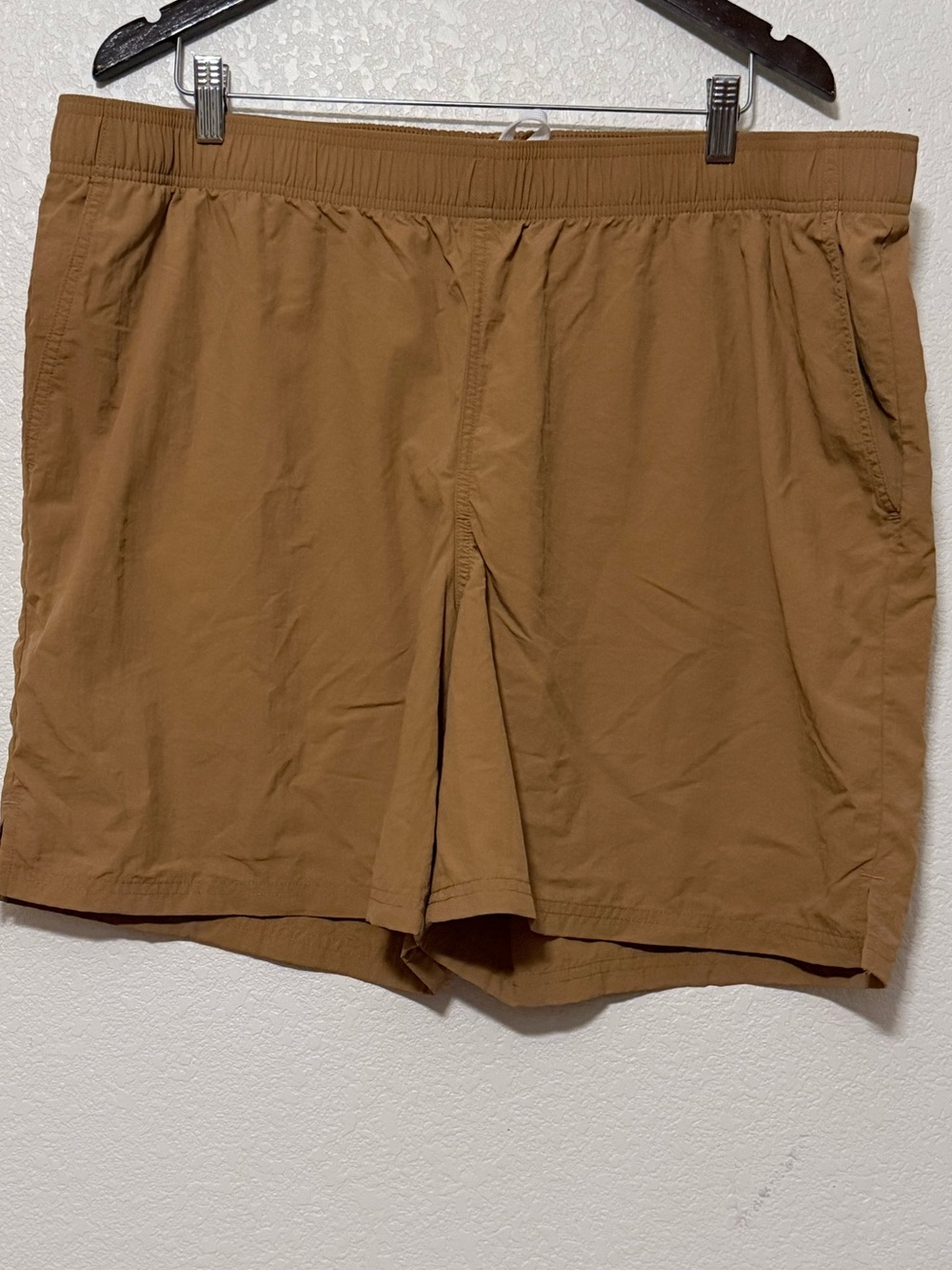 Abound Men's Tan Athletic Elastic-Waist Shorts 0147